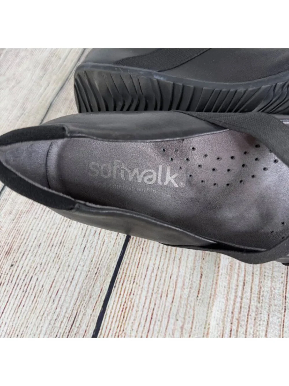 Softwalk Waverly Flats Shoes Hidden Wedge Heel Crisscross Stretch Straps Sz 7.5W